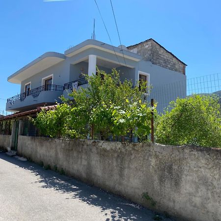 Guesthouse Seli Berat Extérieur photo