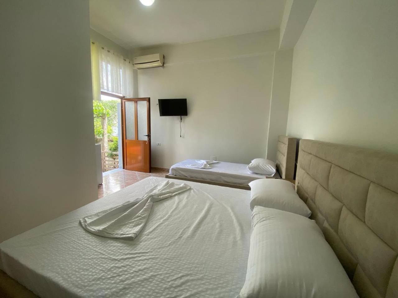 Guesthouse Seli Berat Extérieur photo