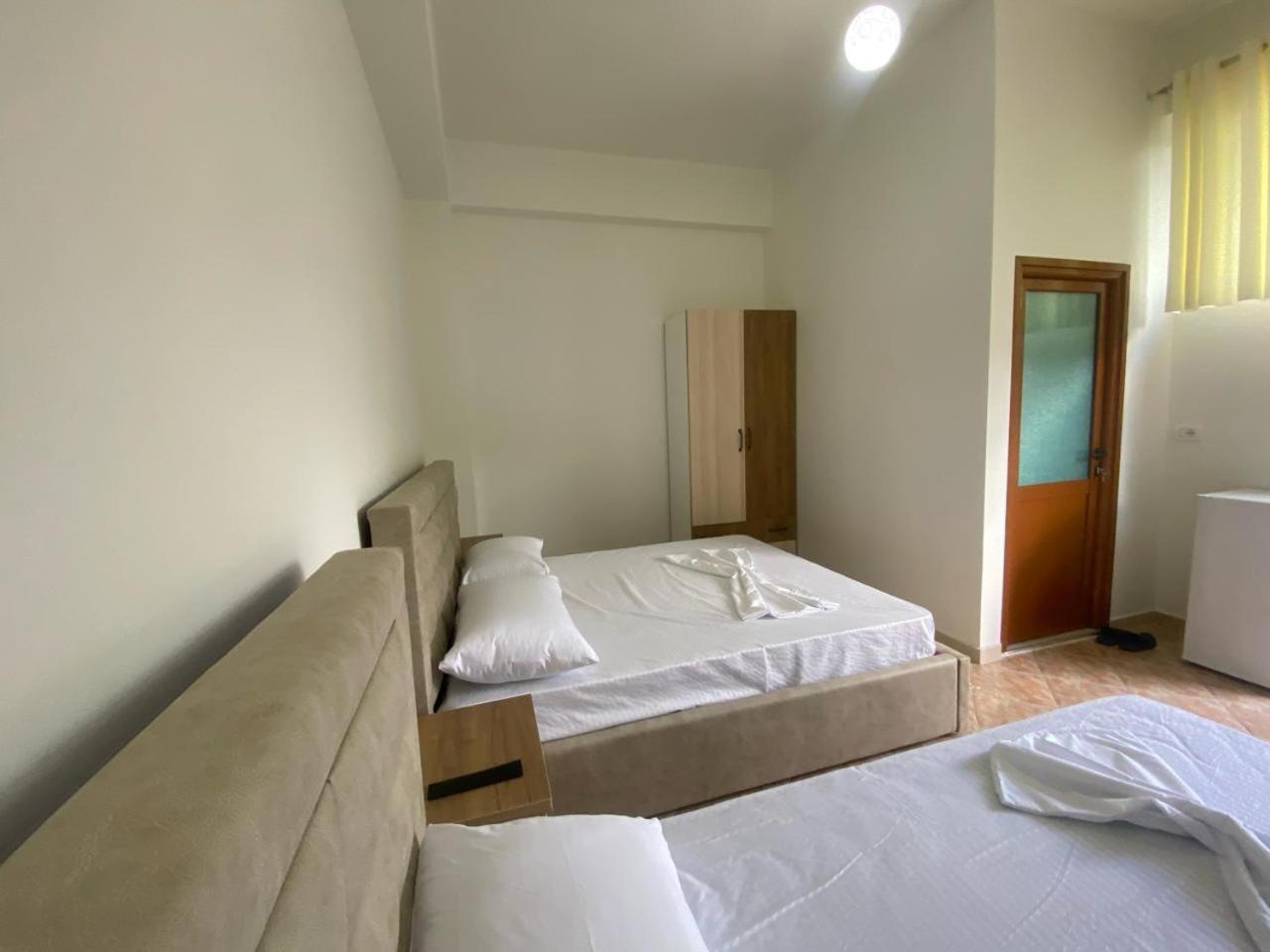 Guesthouse Seli Berat Extérieur photo