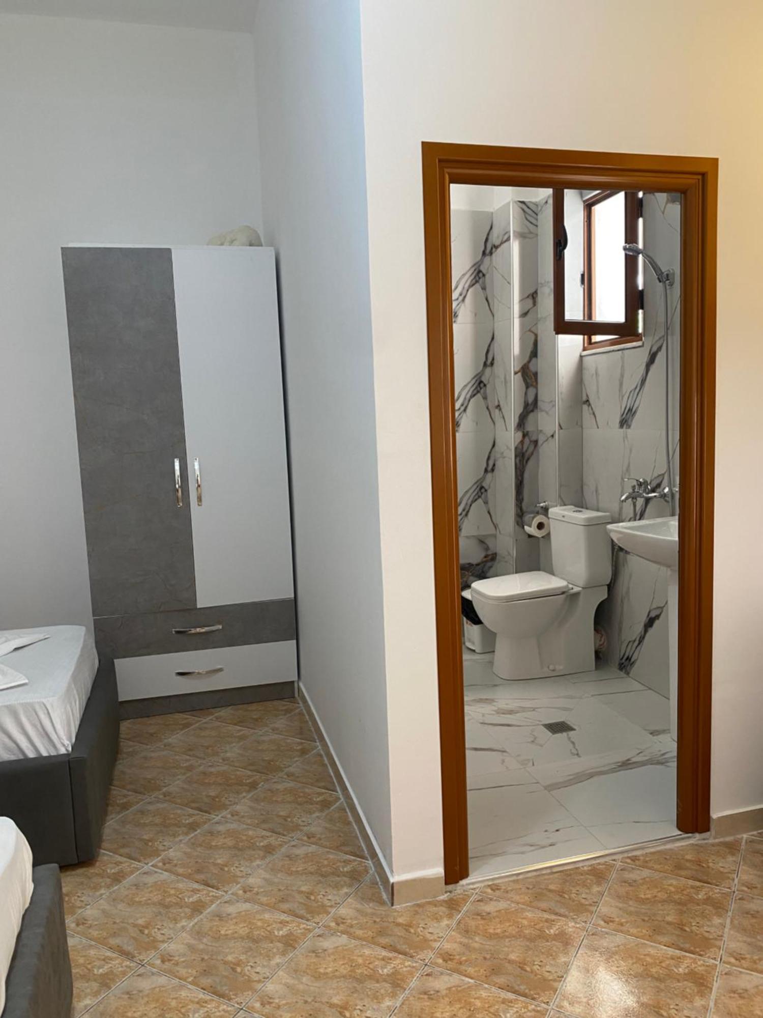 Guesthouse Seli Berat Extérieur photo
