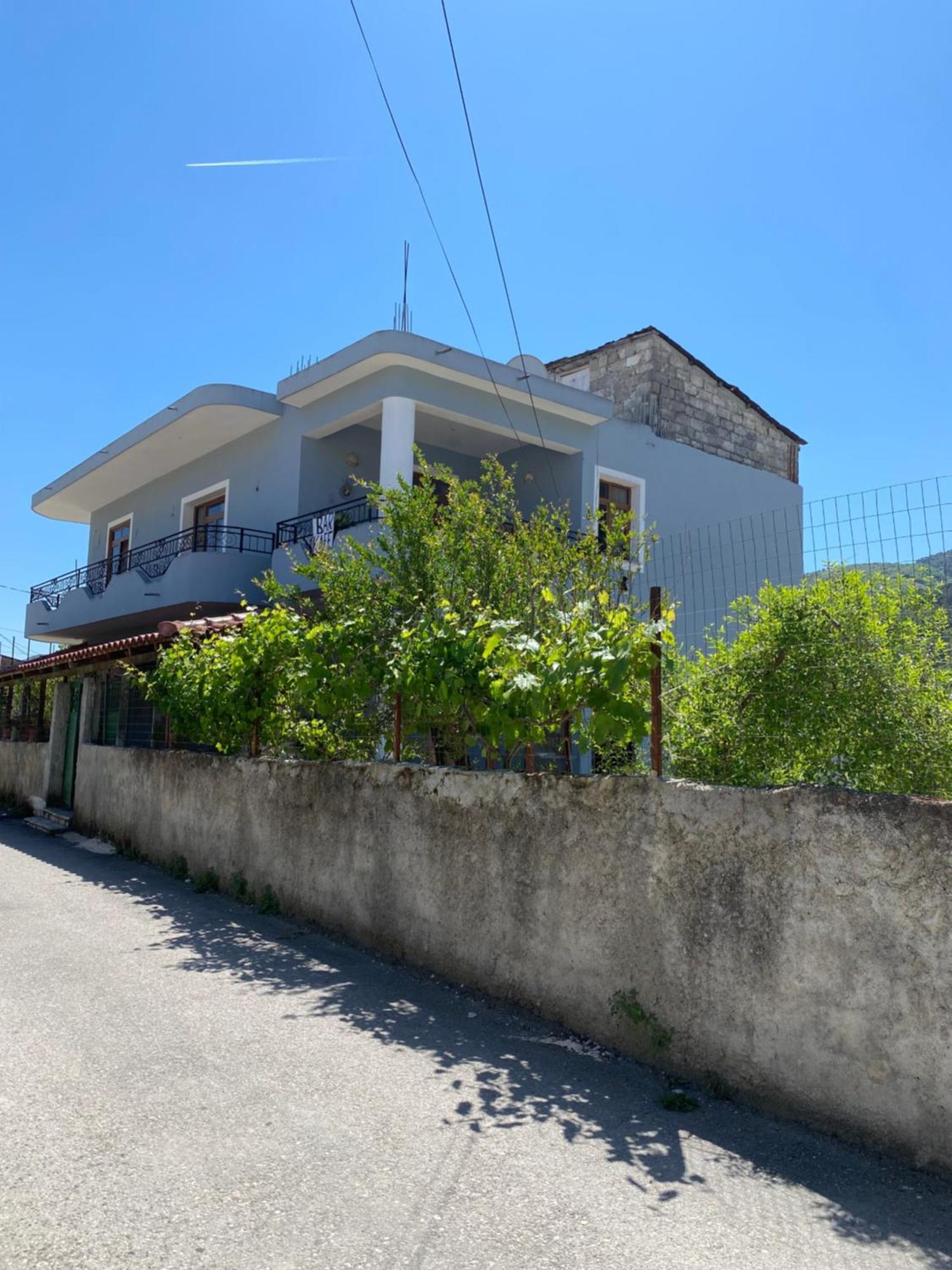 Guesthouse Seli Berat Extérieur photo